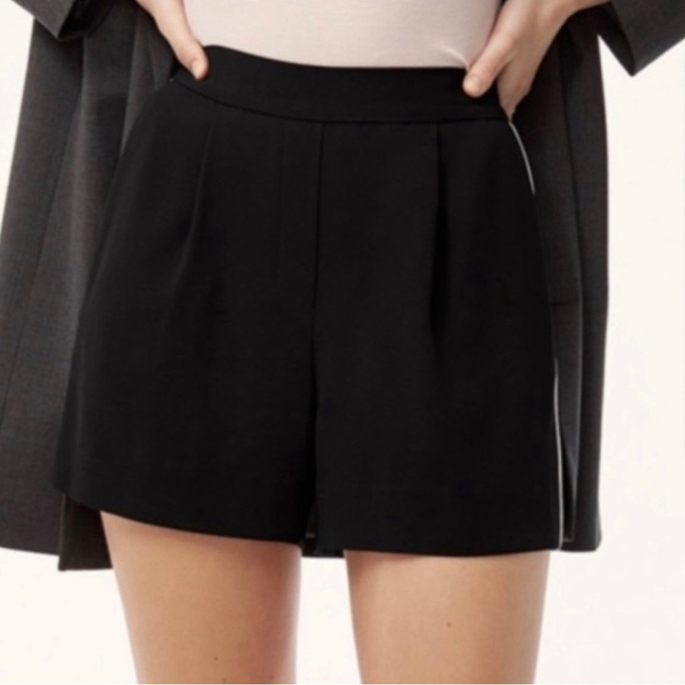 Babaton Aritzia Cohen Pleated Shorts